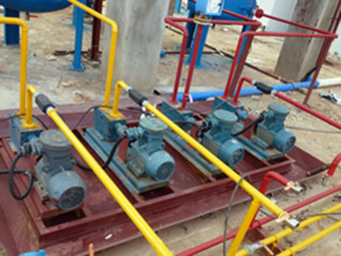 Copper rolling oil recycling device